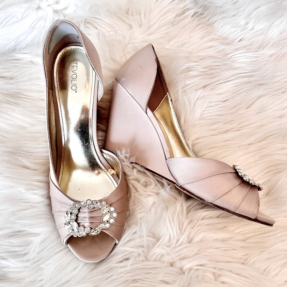 Tevolio Womens wedding/ bridesmaid satin and rhinestone dress shoes SZ 8.5